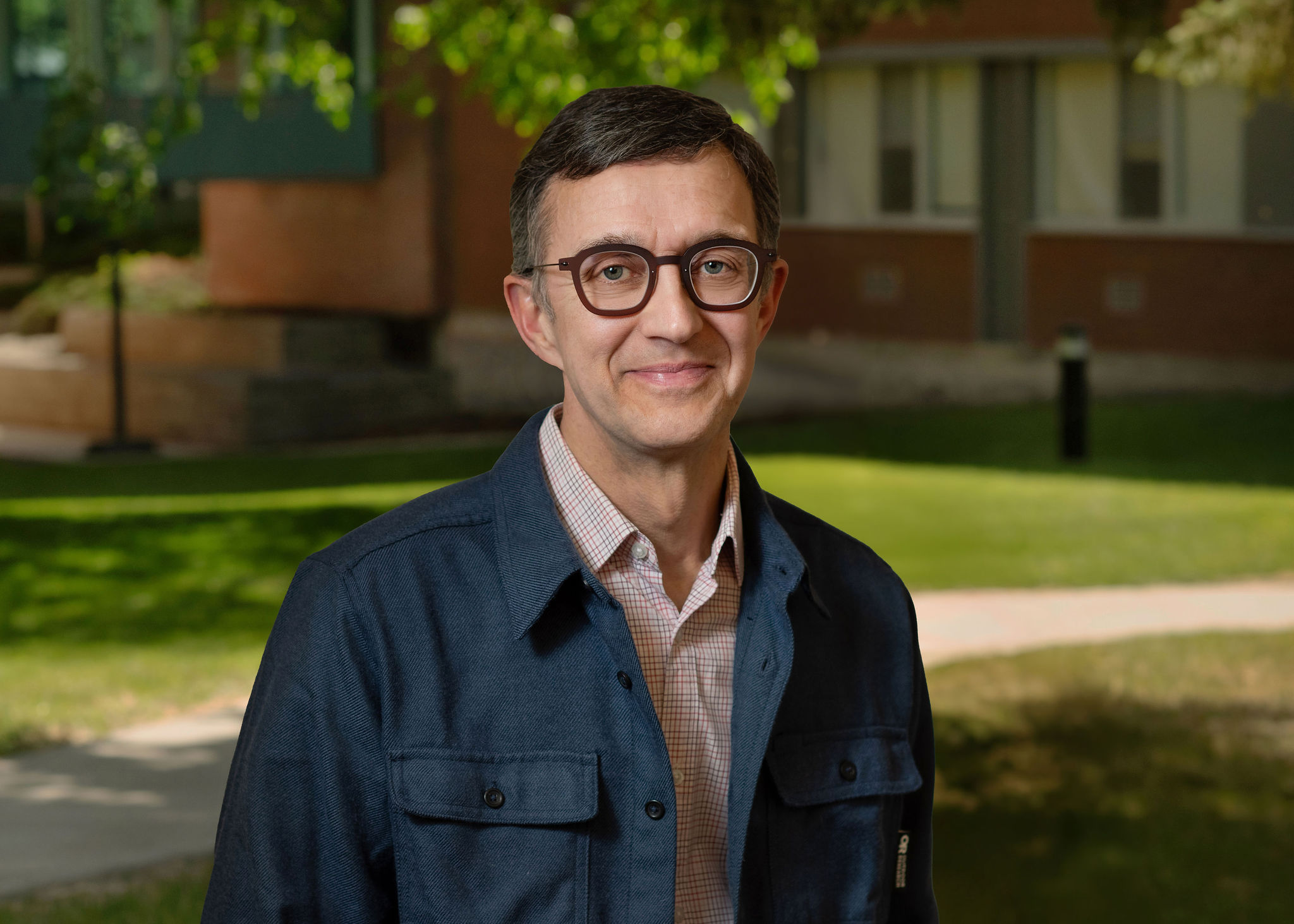 Dr. Tony Gomes
